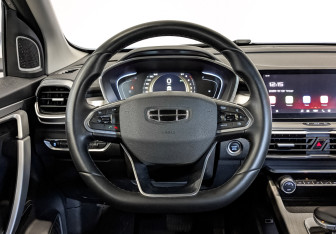 Подержанный автомобиль Geely Coolray 2023 года (20 фото)