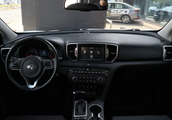 Подержанный автомобиль Kia Sportage 2018 года (9 фото)