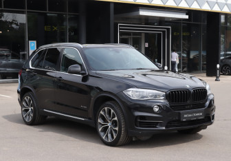 Подержанный автомобиль BMW X5 2013 года (3 фото)