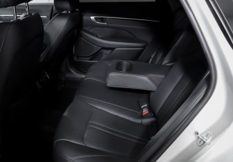 Подержанный автомобиль Hyundai Sonata 2022 года (10 фото)