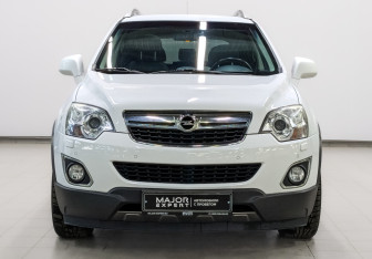 Подержанный автомобиль Opel Antara 2012 года (2 фото)