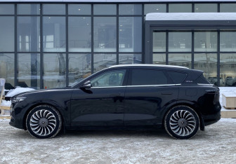 Подержанный автомобиль Voyah Free 2023 года (8 фото)