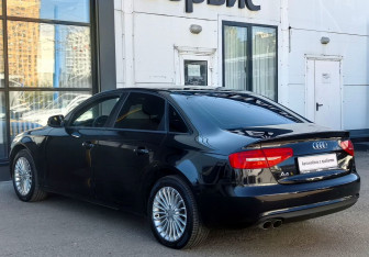 Подержанный автомобиль Audi A4 Sedan 2015 года (7 фото)