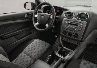Подержанный автомобиль Ford Focus Sedan 2008 года (10 фото)