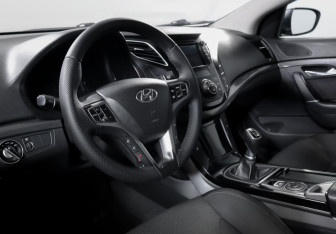 Подержанный автомобиль Hyundai i40 Sedan 2013 года (14 фото)