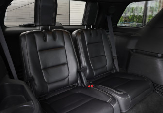 Подержанный автомобиль Ford Explorer 2014 года (11 фото)