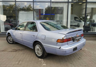 Подержанный автомобиль Toyota Camry Sedan 1996 года (6 фото)