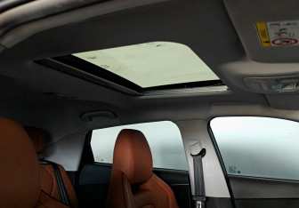 Подержанный автомобиль Omoda C5 2022 года (12 фото)