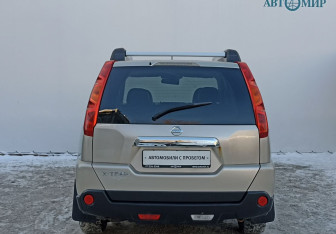 Подержанный автомобиль Nissan X-Trail 2008 года (6 фото)