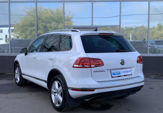 Подержанный автомобиль Volkswagen Touareg 2017 года (6 фото)