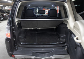 Подержанный автомобиль Mitsubishi Pajero 2014 года (9 фото)