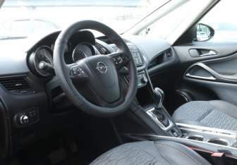 Подержанный автомобиль Opel Zafira Compactvan 2013 года (14 фото)