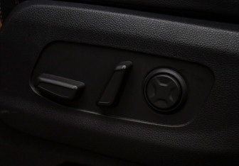 Подержанный автомобиль Kia Carnival 2020 года (16 фото)