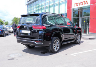 Новый Toyota Land Cruiser Suv 2025 (5 фото)