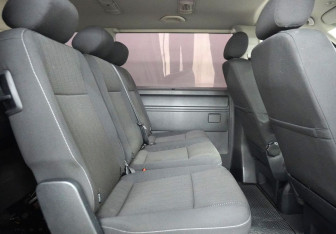 Подержанный автомобиль Volkswagen Caravelle 2017 года (13 фото)