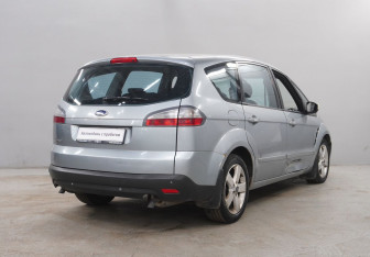 Подержанный автомобиль Ford S-MAX 2008 года (5 фото)