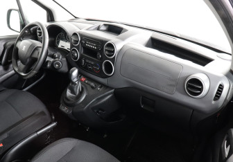 Подержанный автомобиль Peugeot Partner 2022 года (6 фото)