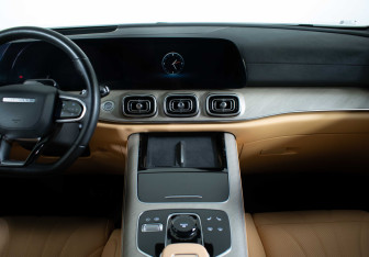 Подержанный автомобиль Jaecoo J8 2024 года (18 фото)