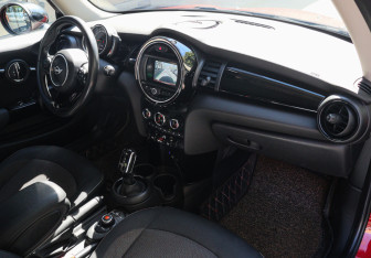 Подержанный автомобиль MINI Hatch 2019 года (7 фото)