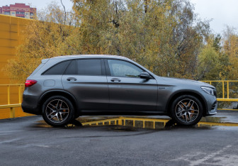 Подержанный автомобиль Mercedes-Benz GLC AMG 2016 года (3 фото)