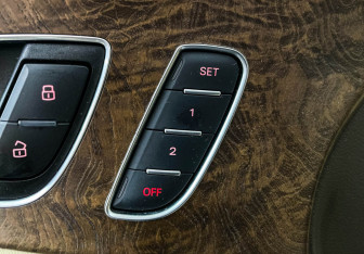 Подержанный автомобиль Audi A7 2012 года (17 фото)