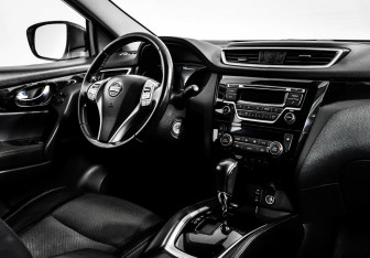 Подержанный автомобиль Nissan Qashqai 2017 года (7 фото)