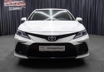 Подержанный автомобиль Toyota Camry Sedan 2022 года (2 фото)