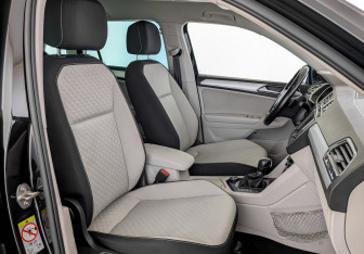 Подержанный автомобиль Volkswagen Tiguan 2017 года (23 фото)