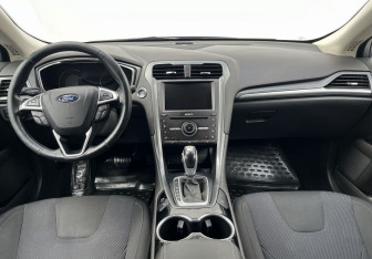 Подержанный автомобиль Ford Mondeo Sedan 2015 года (12 фото)