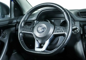 Подержанный автомобиль Nissan Qashqai 2020 года (13 фото)