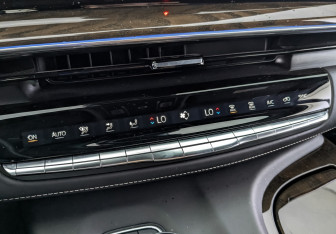 Подержанный автомобиль Cadillac Escalade Suv 2023 года (29 фото)