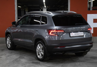 Подержанный автомобиль Skoda Karoq 2022 года (7 фото)