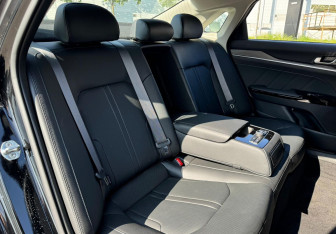 Новый Kia K5 2025 (9 фото)