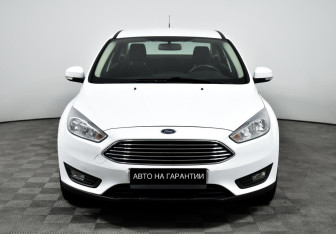 Подержанный автомобиль Ford Focus Sedan 2019 года (2 фото)