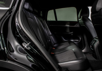 Подержанный автомобиль BMW X4 2018 года (9 фото)