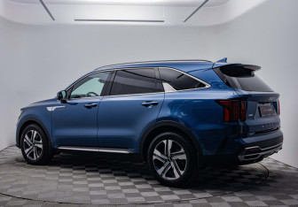 Подержанный автомобиль Kia Sorento 2022 года (7 фото)