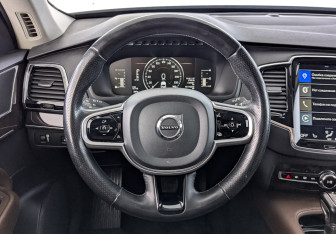 Подержанный автомобиль Volvo XC90 2018 года (22 фото)