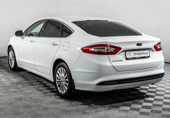 Подержанный автомобиль Ford Mondeo Sedan 2016 года (7 фото)