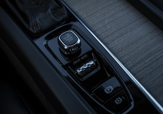Подержанный автомобиль Volvo XC60 2021 года (16 фото)