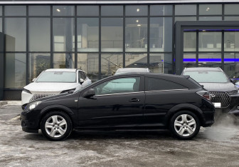 Подержанный автомобиль Opel Astra Hatchback 2010 года (8 фото)