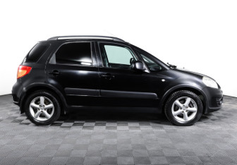 Подержанный автомобиль Suzuki SX4 Hatchback 2011 года (4 фото)