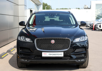 Подержанный автомобиль Jaguar F-Pace 2017 года (2 фото)