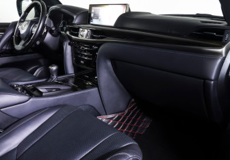 Подержанный автомобиль Lexus LX 2019 года (10 фото)