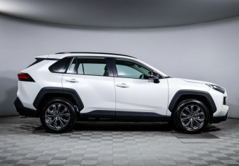 Новый Toyota RAV4 2025 (4 фото)