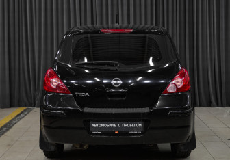Подержанный автомобиль Nissan Tiida Hatchback 2007 года (5 фото)