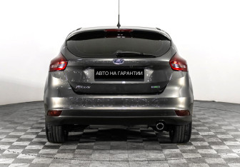 Подержанный автомобиль Ford Focus Hatchback 2016 года (4 фото)