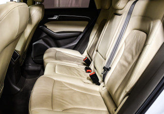 Подержанный автомобиль Audi Q5 2014 года (12 фото)