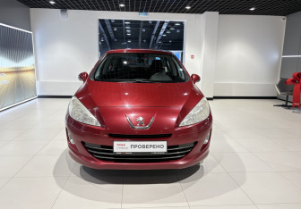 Подержанный автомобиль Peugeot 408 2012 года (6 фото)