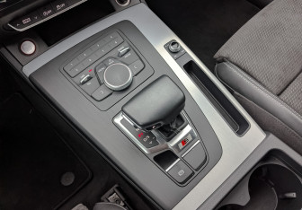 Подержанный автомобиль Audi SQ5 2019 года (21 фото)