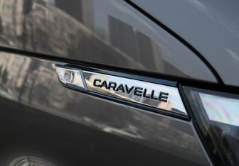 Подержанный автомобиль Volkswagen Caravelle 2021 года (25 фото)